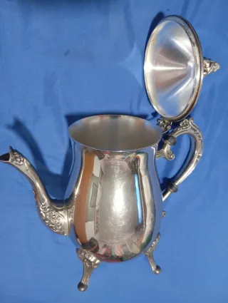 Juego de teteras de metal plateado