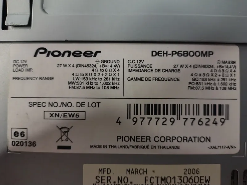 Pioneer DEH-P6800MP completo con frontal, base, estuche y control remoto afbeelding 3