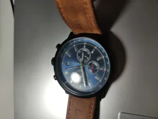 Reloj Benyar Negro y Marrón