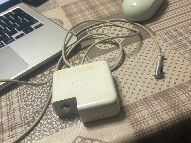 Cargador Apple MacBook