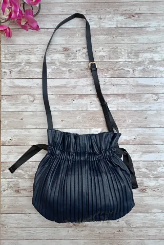 Bolso plisado azul marino, PARFOIS.