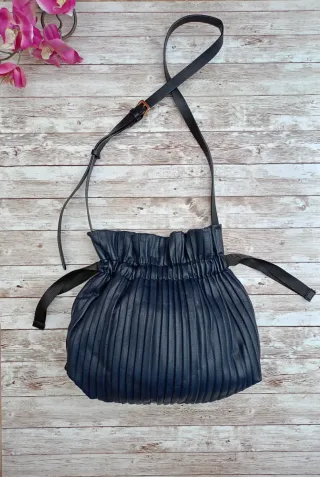 Bolso plisado azul marino, PARFOIS.