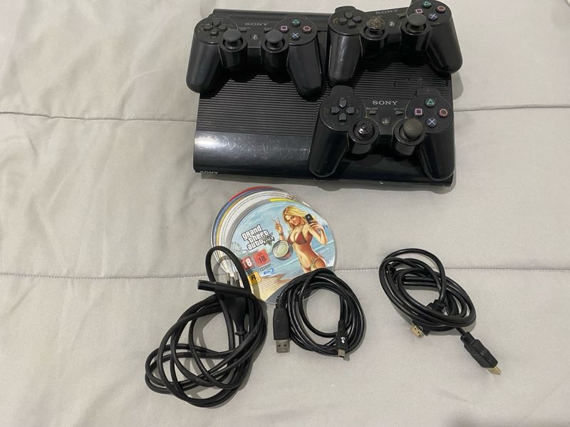 Consola PlayStation 3 + 3 Mandos