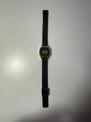 Reloj Casio Mini Dorado y Negro Nuevo