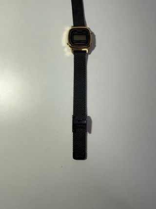 Reloj Casio Mini Dorado y Negro Nuevo