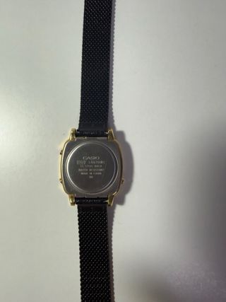 Reloj Casio Mini Dorado y Negro Nuevo