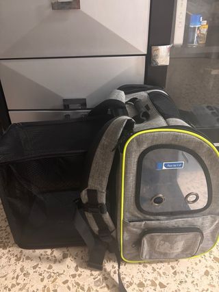 Mochila transportín Pecute gris y verde