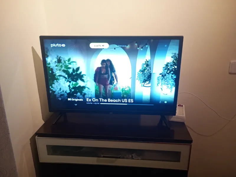 Smart TV JVC Negra y Blanca afbeelding 2