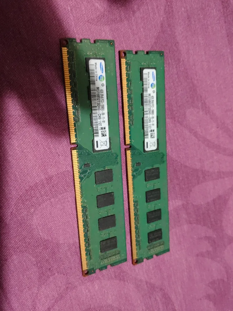 2x Samsung 4GB DDR3 PC3-10600 RAM