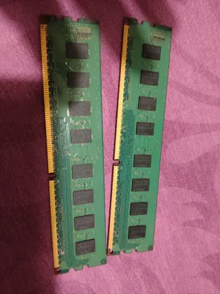 2x Samsung 4GB DDR3 PC3-10600 RAM