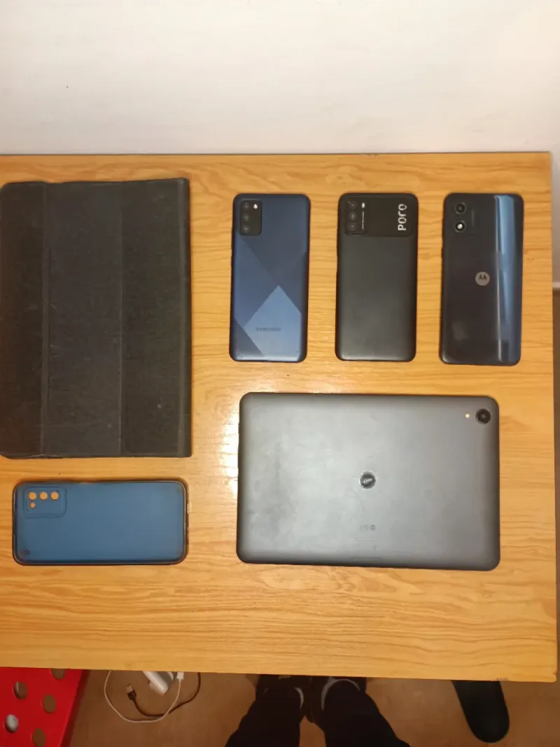 Lote 3 Móviles Samsung, Poco, Motorola tablet