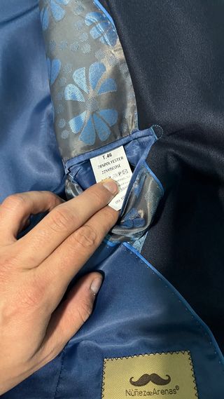 Traje azul marino