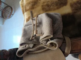 Bolso-Mochila marrón con Bordado