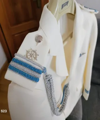 Traje de Comunión Blanco con Detalles Azules
