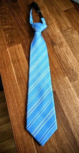 Traje de Comunión Blanco con Detalles Azules