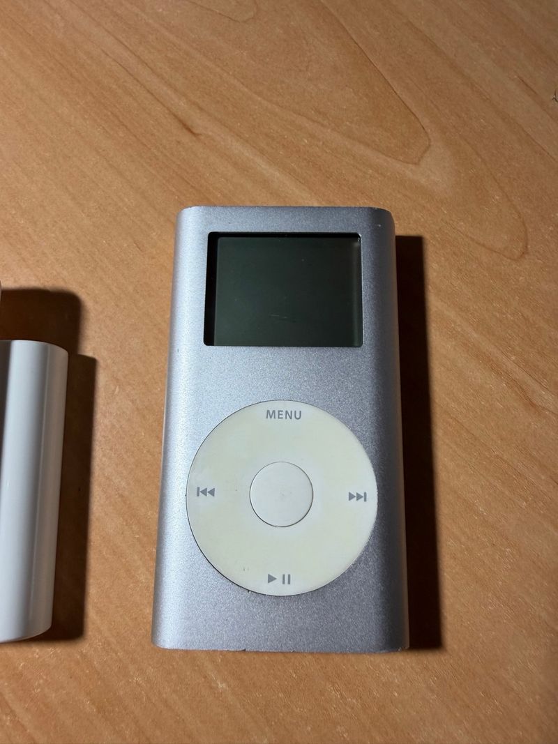 iPod mini 4GB Plata