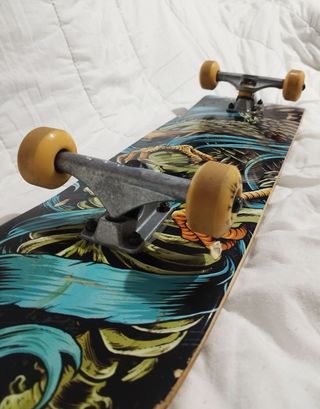 Skate Tony Hawk – monopatín completo muy poco uso