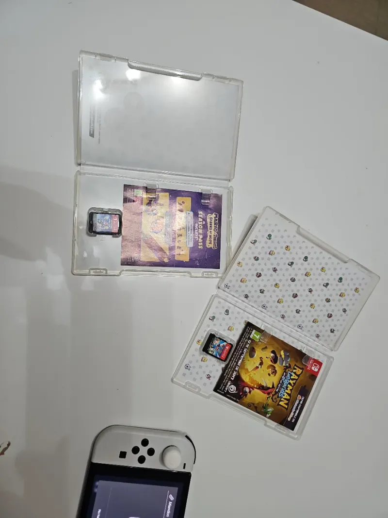 Nintendo Switch OLED Blanca + Mario+Rabbids 1 y 2 afbeelding 5
