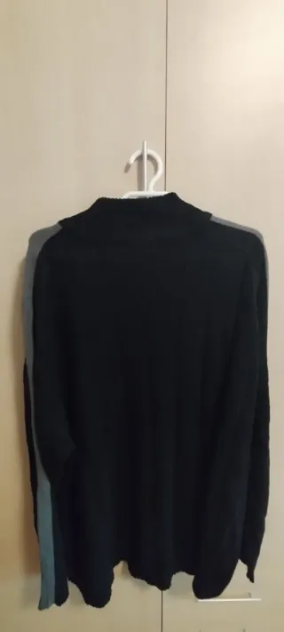 Rebeca marca OWK negra y gris Talla 5XL