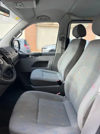 Volkswagen Transporter T5 2004