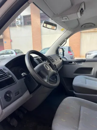 Volkswagen Transporter T5 2004