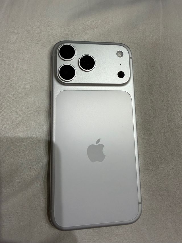 iPhone 17 Pro Max Plata