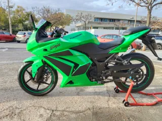 Kawasaki Ninja 250 Como Nueva!