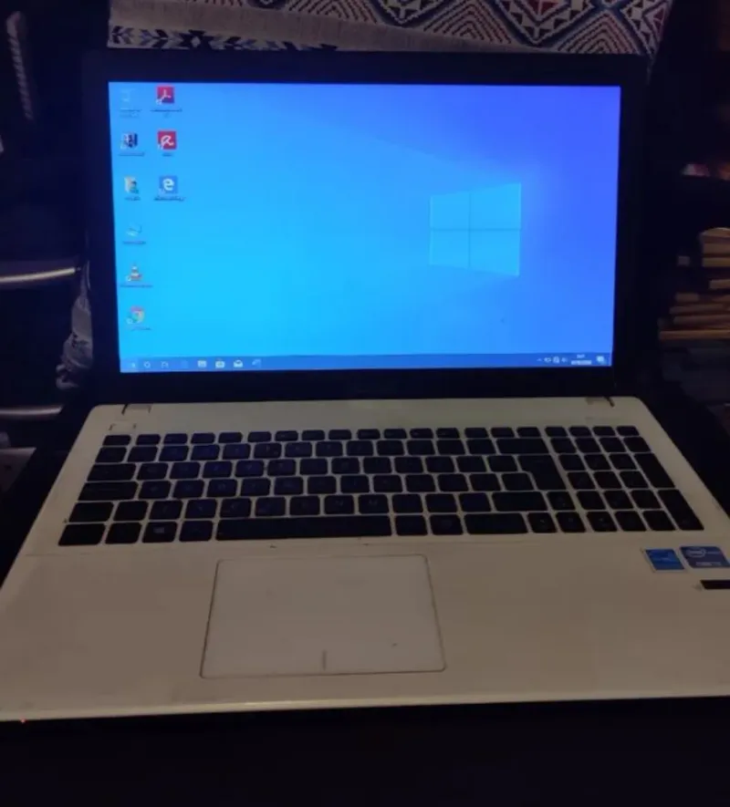 Portátil Asus i3