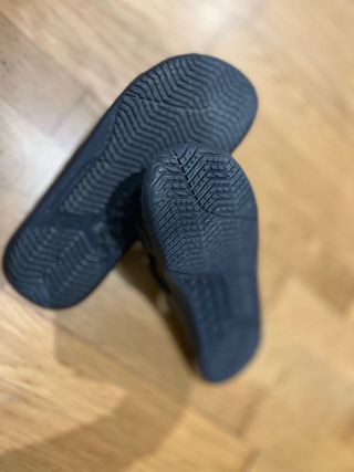 Sandalias de piscina negras
