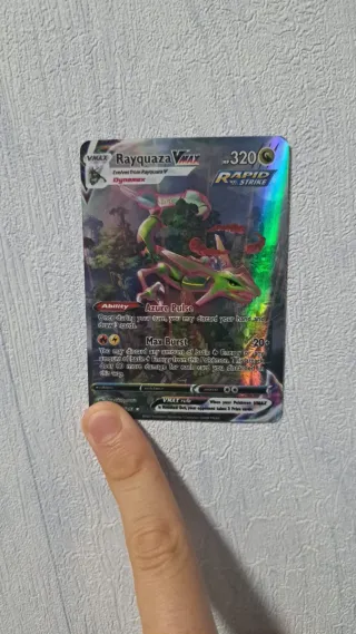 Carta Pokémon Rayquaza VMAX 320 HP