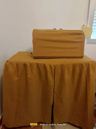 Máquina de coser Alfa antigua