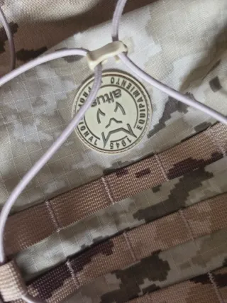 Mochila militar Altus pixelada desierto