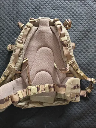 Mochila militar Altus pixelada desierto