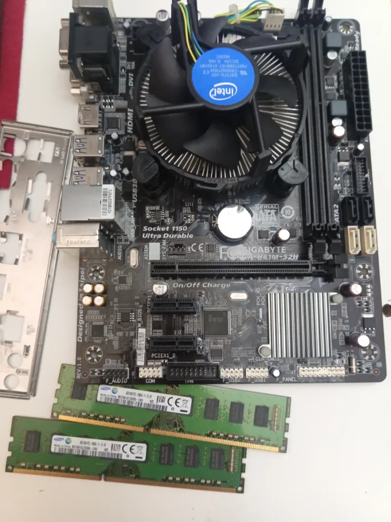 Placa Base GIGABYTE GA-H81M-S2H + CPU i7 4790+ RAM afbeelding 7