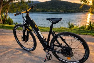 Bicicleta Eléctrica Negra