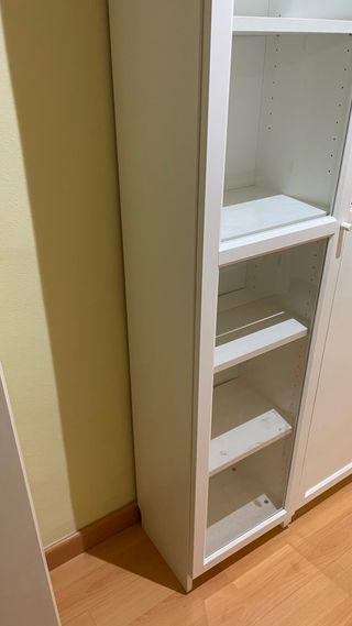 Estantería Ikea Blanca con Puertas de Cristal