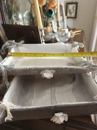 Cestas de tela con decoración para servir