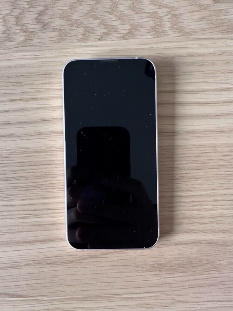 iPhone 13 mini 128GB blanco (regalo funda) afbeelding 2