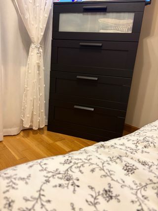 Cómoda Ikea Negra con Cristal