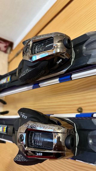 Esquís Atomic Demo 159cm + Fijaciones HT10