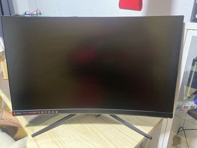 Monitor MSI 27 Curvo 144 hz