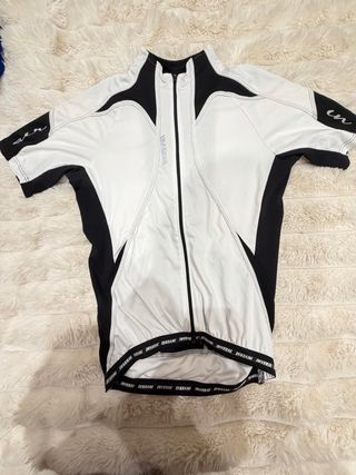 Conjunto maillot ciclismo negro y blanco