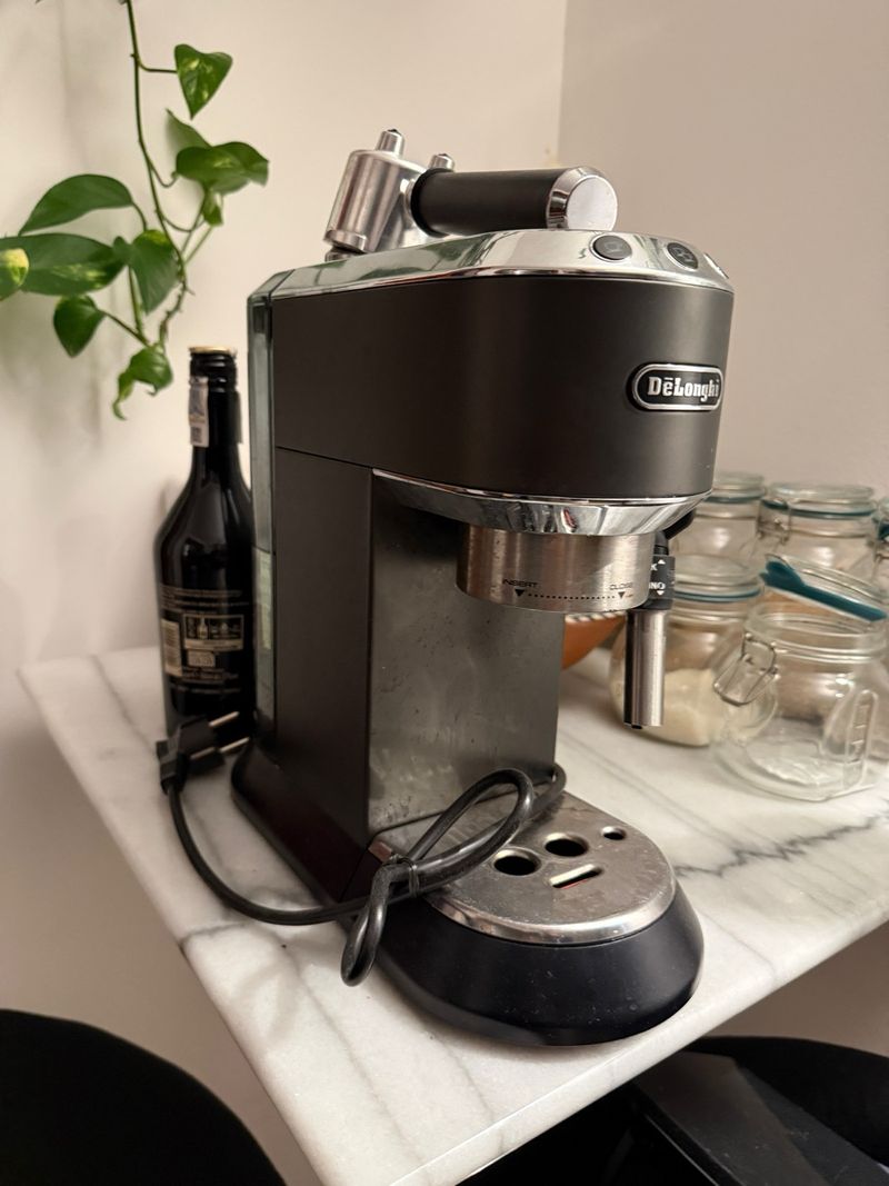 Cafetera Delonghi Dedica espresso