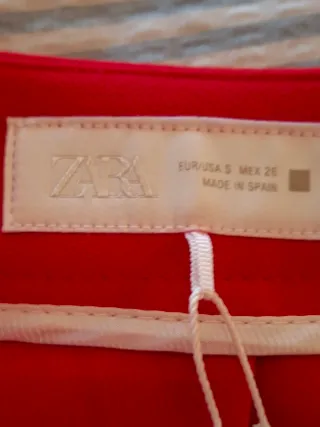 Pantalones de vestir rojos Zara