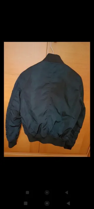 Bomber Bershka verde talla S