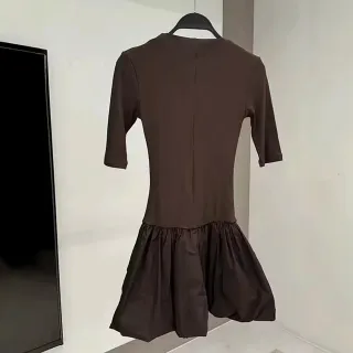 Vestido abullonado marrón