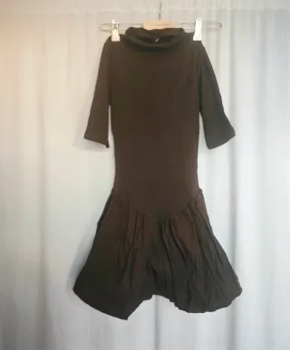 Vestido abullonado marrón