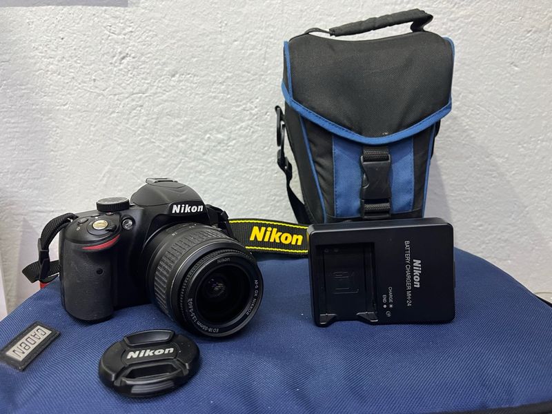 Cámara Nikon D3200 + Accesorios