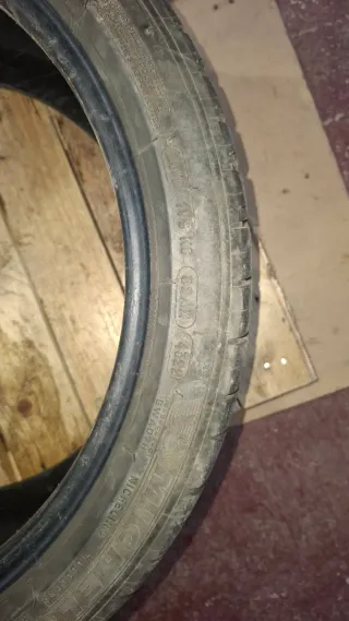2 Michelin 255/35 ZR 18.