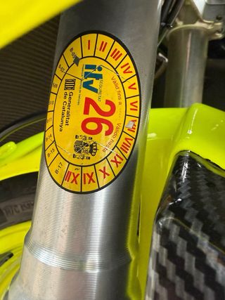 Kawasaki ZX6R Amarilla Deportiva